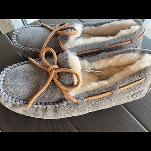 UGG Ascot slippers